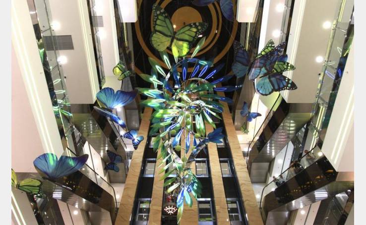 Gulliver in the sky image-1