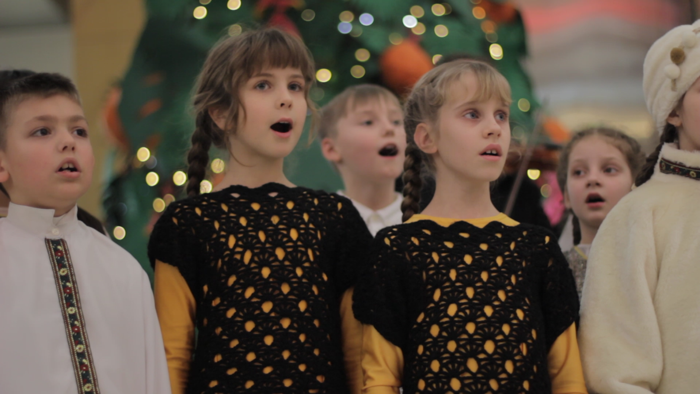 CHRISTMAS SONGS AT GULLIVER SHOPPING CENTER image-2