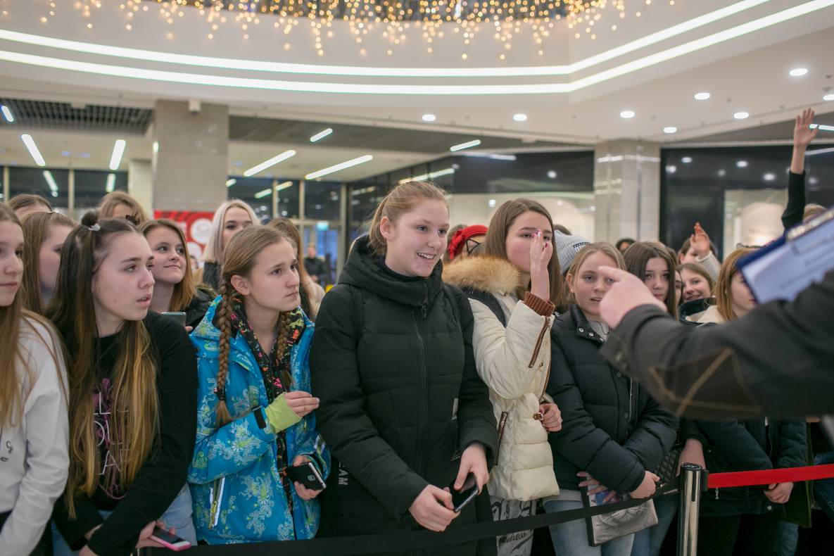 АВТОГРАФ СЕССИЯ И LIVE ВЫСТУПЛЕНИЕ МОЛОДЕЖНОЙ ГРУППЫ DSIDE BAND image-2