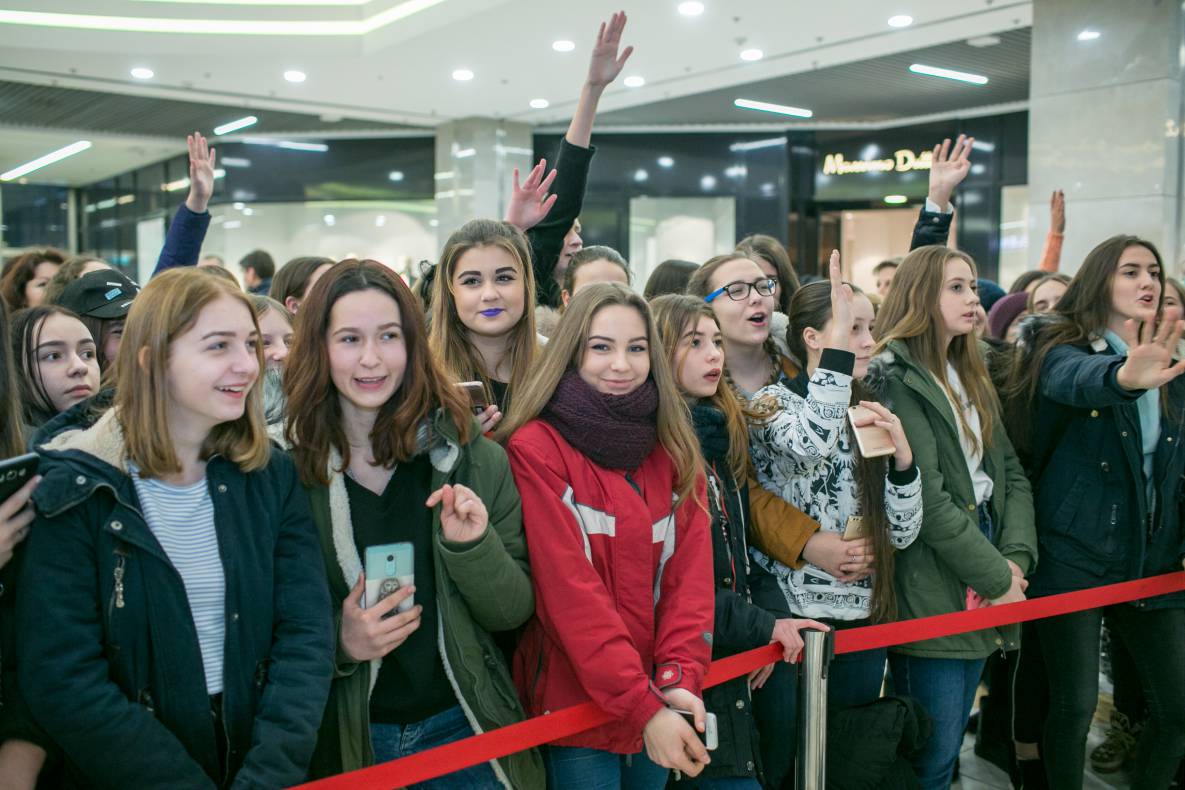 АВТОГРАФ СЕССИЯ И LIVE ВЫСТУПЛЕНИЕ МОЛОДЕЖНОЙ ГРУППЫ DSIDE BAND image-3