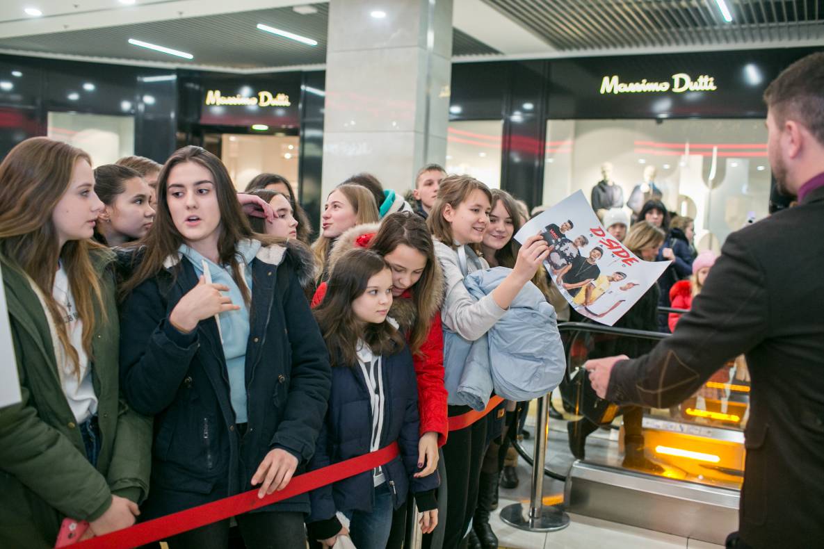 АВТОГРАФ СЕССИЯ И LIVE ВЫСТУПЛЕНИЕ МОЛОДЕЖНОЙ ГРУППЫ DSIDE BAND image-4