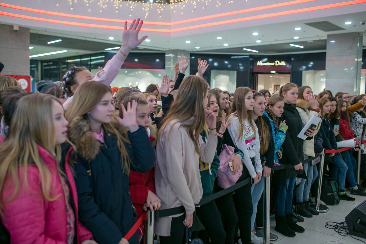 АВТОГРАФ СЕССИЯ И LIVE ВЫСТУПЛЕНИЕ МОЛОДЕЖНОЙ ГРУППЫ DSIDE BAND image-10