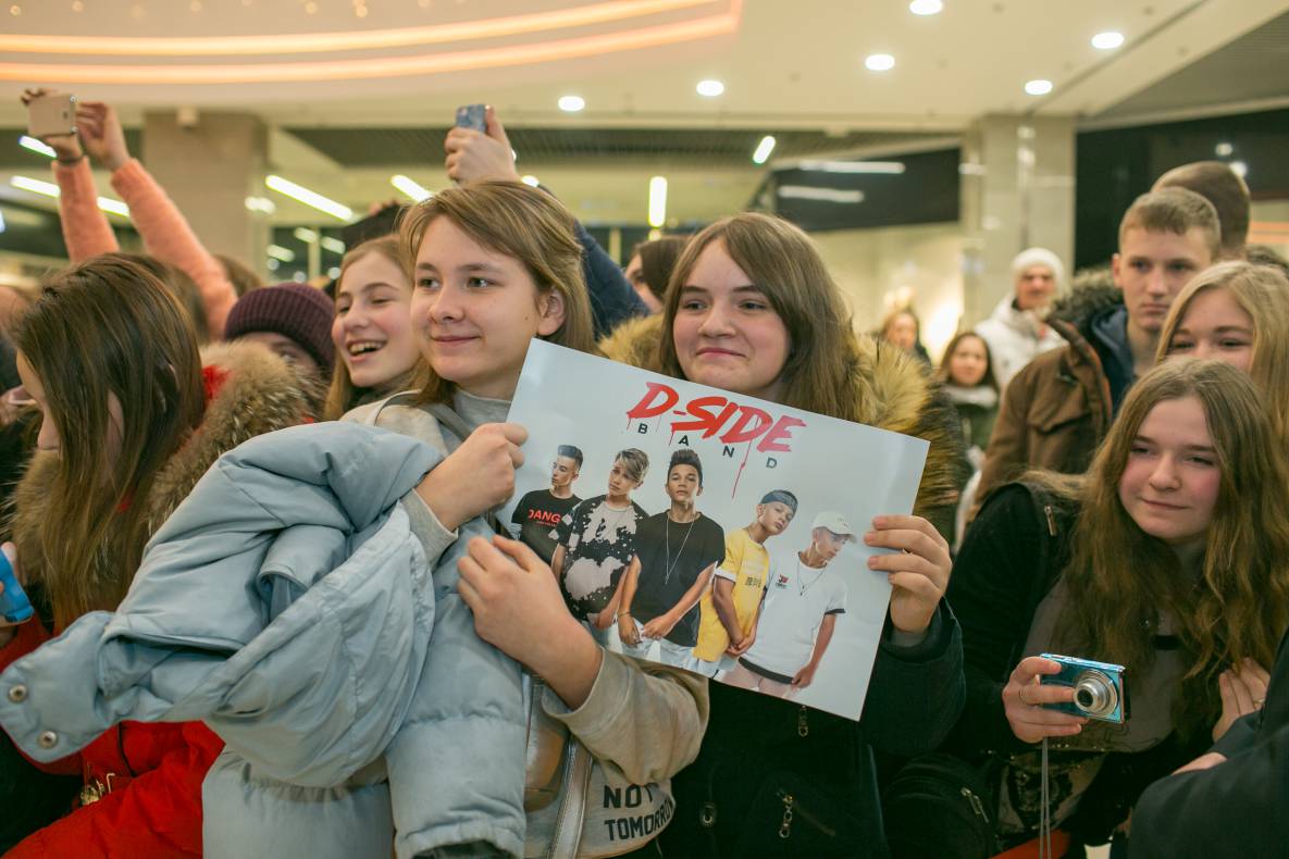 АВТОГРАФ СЕССИЯ И LIVE ВЫСТУПЛЕНИЕ МОЛОДЕЖНОЙ ГРУППЫ DSIDE BAND image-15