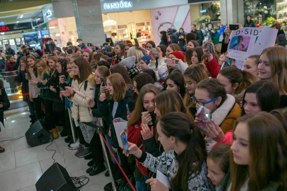 АВТОГРАФ СЕССИЯ И LIVE ВЫСТУПЛЕНИЕ МОЛОДЕЖНОЙ ГРУППЫ DSIDE BAND image-18