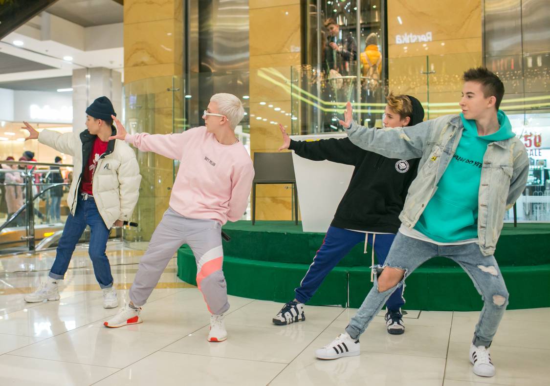 АВТОГРАФ СЕССИЯ И LIVE ВЫСТУПЛЕНИЕ МОЛОДЕЖНОЙ ГРУППЫ DSIDE BAND image-27