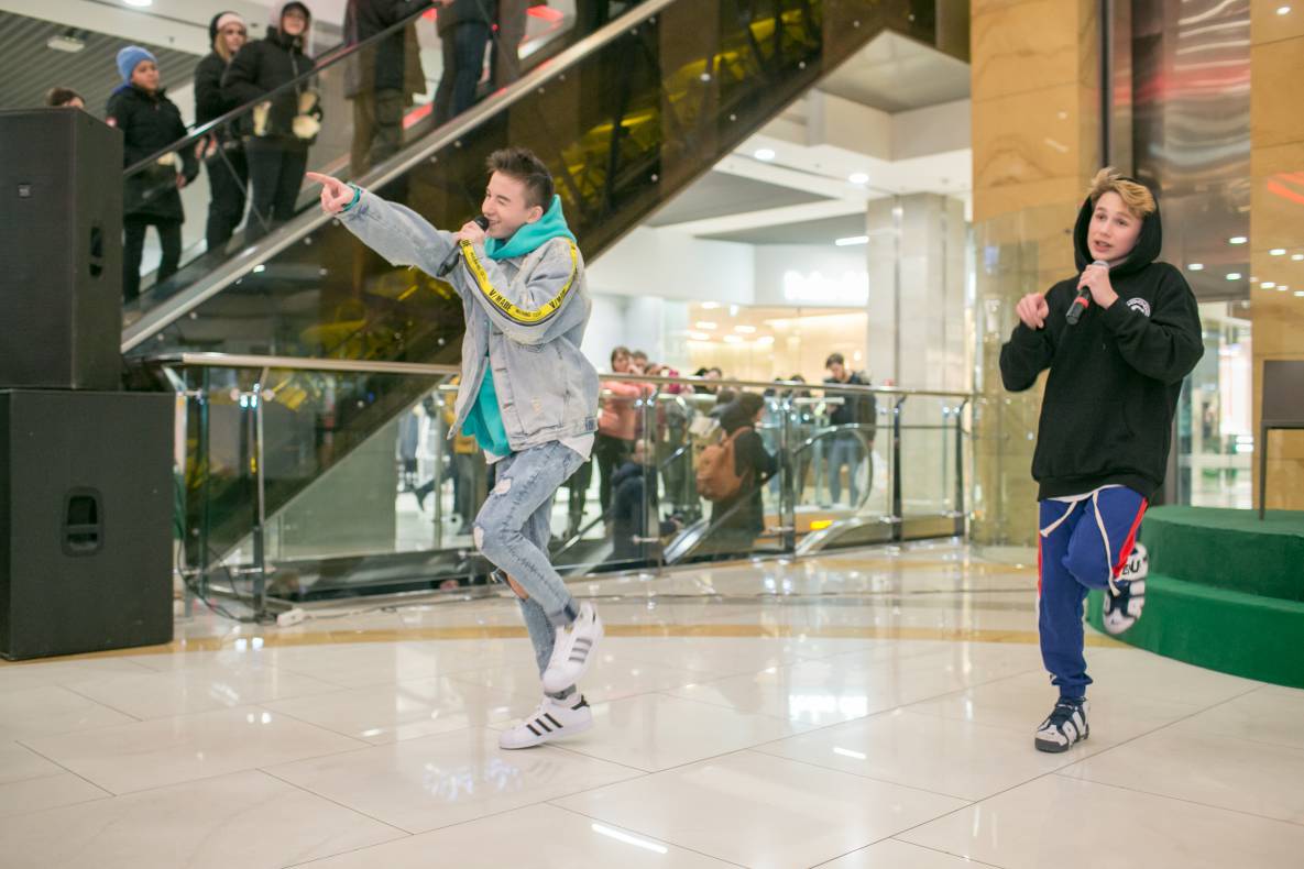 АВТОГРАФ СЕССИЯ И LIVE ВЫСТУПЛЕНИЕ МОЛОДЕЖНОЙ ГРУППЫ DSIDE BAND image-29