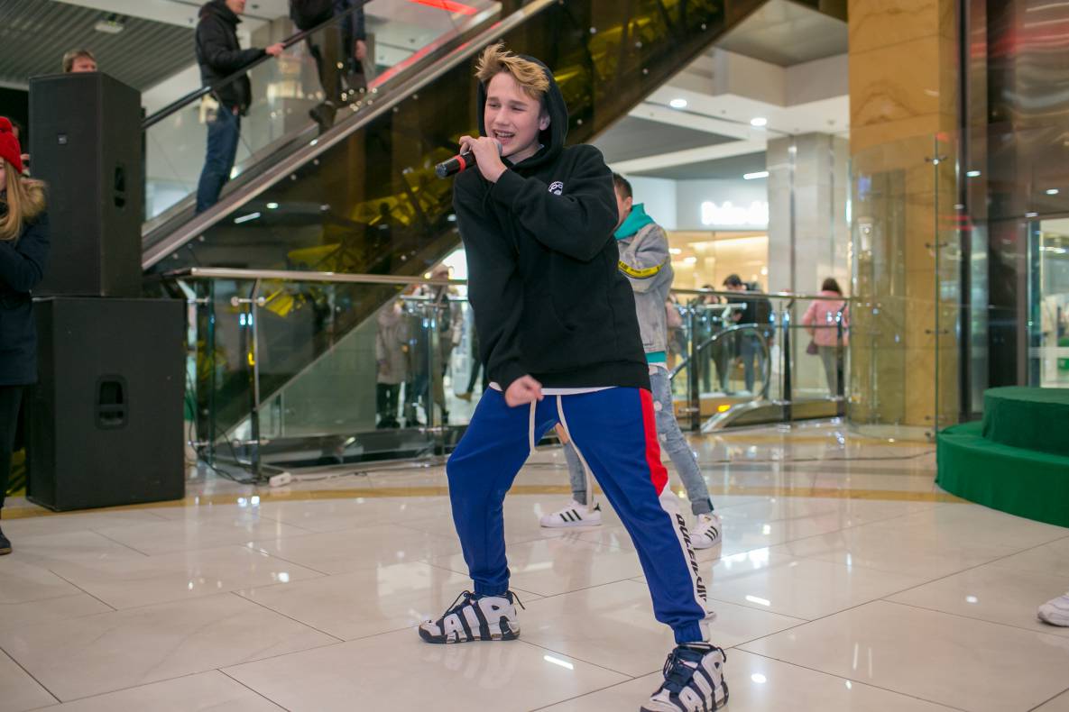 АВТОГРАФ СЕССИЯ И LIVE ВЫСТУПЛЕНИЕ МОЛОДЕЖНОЙ ГРУППЫ DSIDE BAND image-30