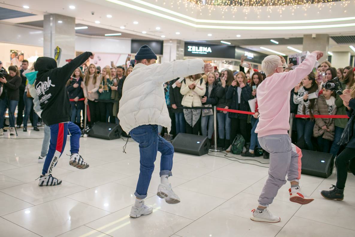 АВТОГРАФ СЕССИЯ И LIVE ВЫСТУПЛЕНИЕ МОЛОДЕЖНОЙ ГРУППЫ DSIDE BAND image-33