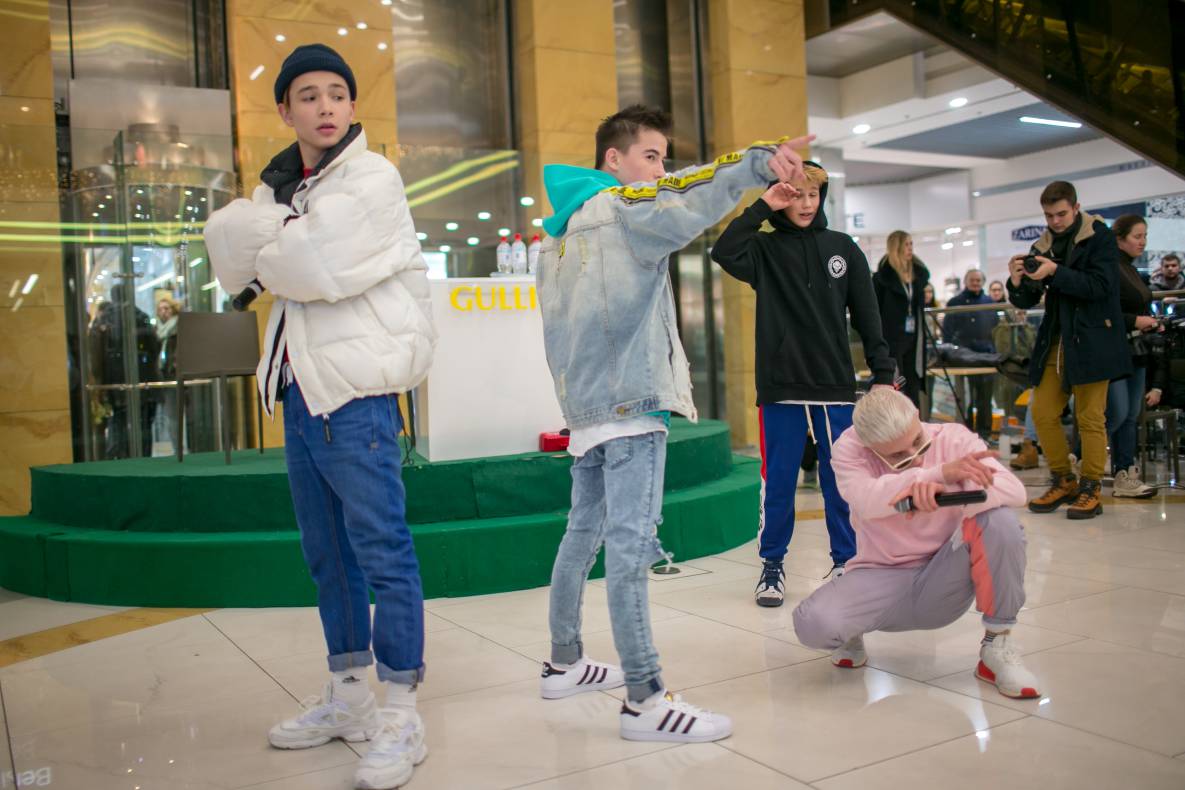 АВТОГРАФ СЕССИЯ И LIVE ВЫСТУПЛЕНИЕ МОЛОДЕЖНОЙ ГРУППЫ DSIDE BAND image-37