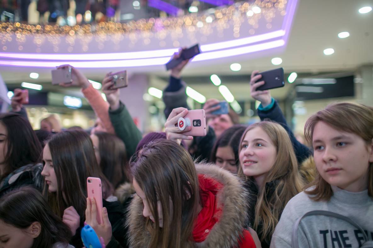 АВТОГРАФ СЕССИЯ И LIVE ВЫСТУПЛЕНИЕ МОЛОДЕЖНОЙ ГРУППЫ DSIDE BAND image-40