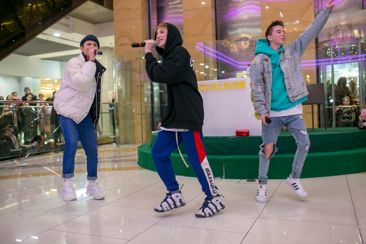 АВТОГРАФ СЕССИЯ И LIVE ВЫСТУПЛЕНИЕ МОЛОДЕЖНОЙ ГРУППЫ DSIDE BAND image-52