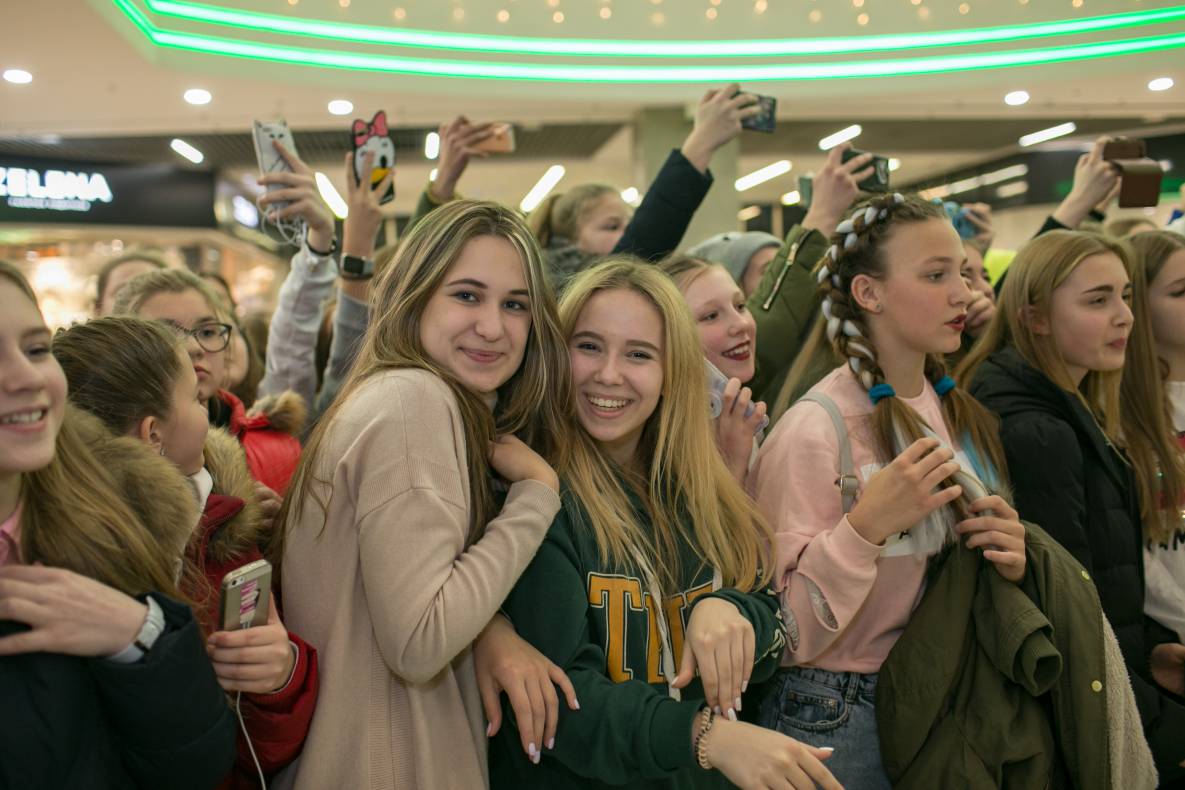 АВТОГРАФ СЕССИЯ И LIVE ВЫСТУПЛЕНИЕ МОЛОДЕЖНОЙ ГРУППЫ DSIDE BAND image-53