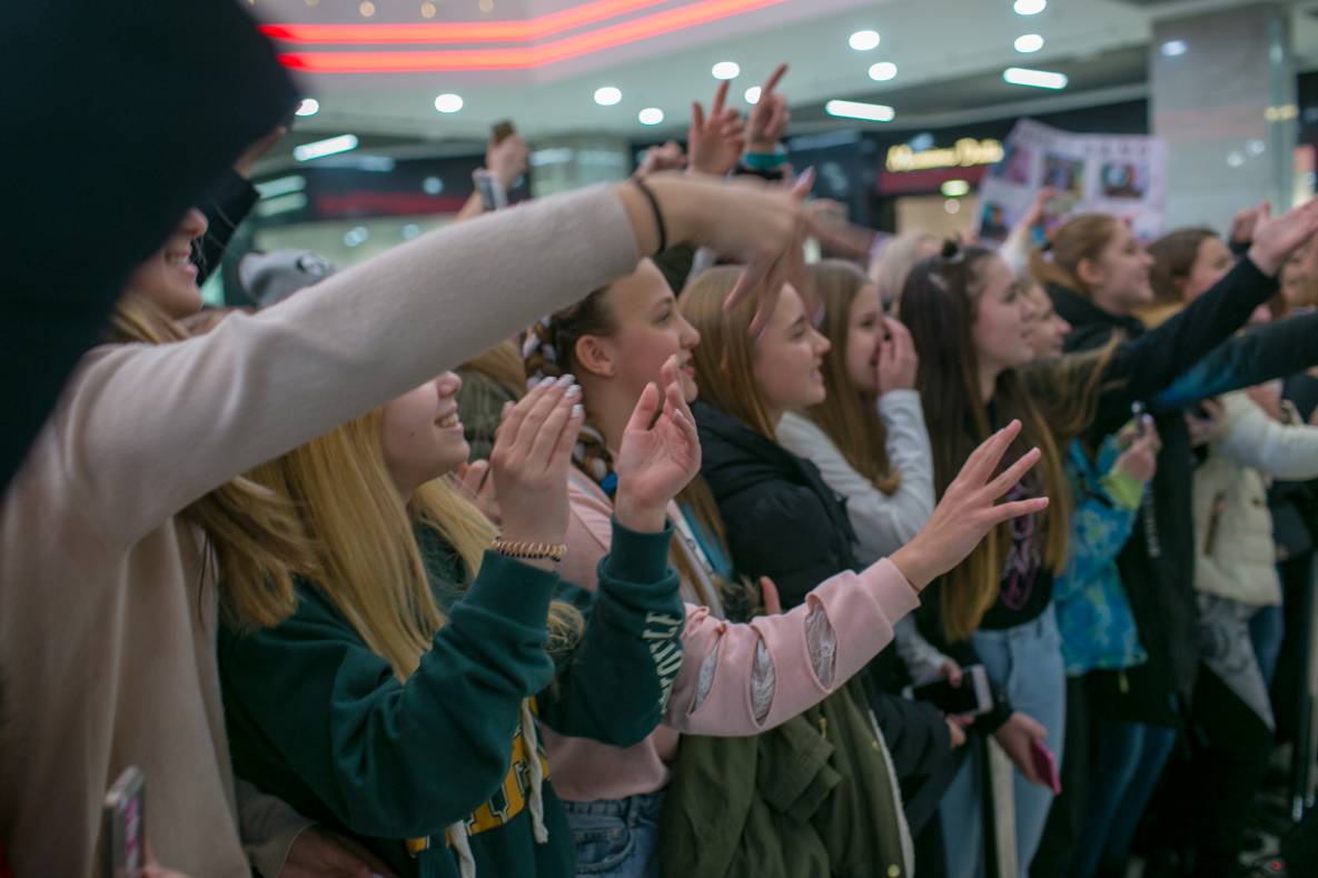 АВТОГРАФ СЕССИЯ И LIVE ВЫСТУПЛЕНИЕ МОЛОДЕЖНОЙ ГРУППЫ DSIDE BAND image-54