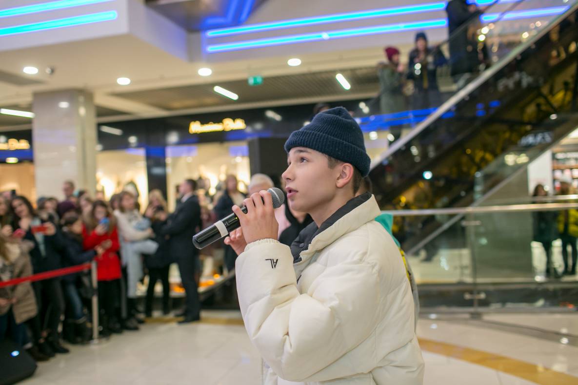 АВТОГРАФ СЕССИЯ И LIVE ВЫСТУПЛЕНИЕ МОЛОДЕЖНОЙ ГРУППЫ DSIDE BAND image-61