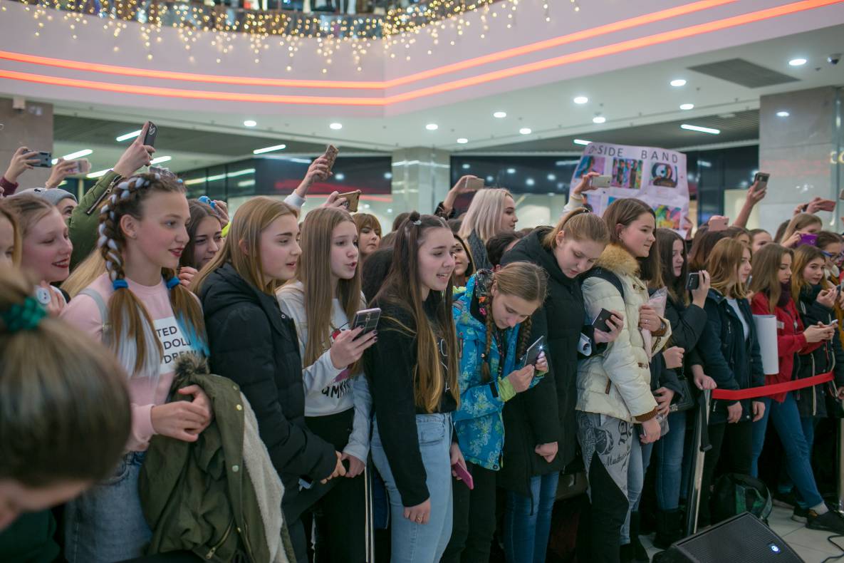 АВТОГРАФ СЕССИЯ И LIVE ВЫСТУПЛЕНИЕ МОЛОДЕЖНОЙ ГРУППЫ DSIDE BAND image-63