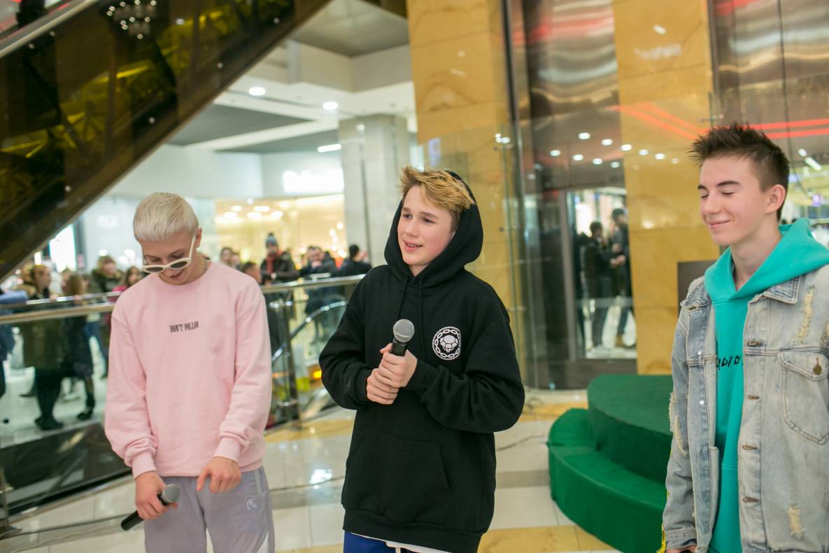 АВТОГРАФ СЕССИЯ И LIVE ВЫСТУПЛЕНИЕ МОЛОДЕЖНОЙ ГРУППЫ DSIDE BAND image-70