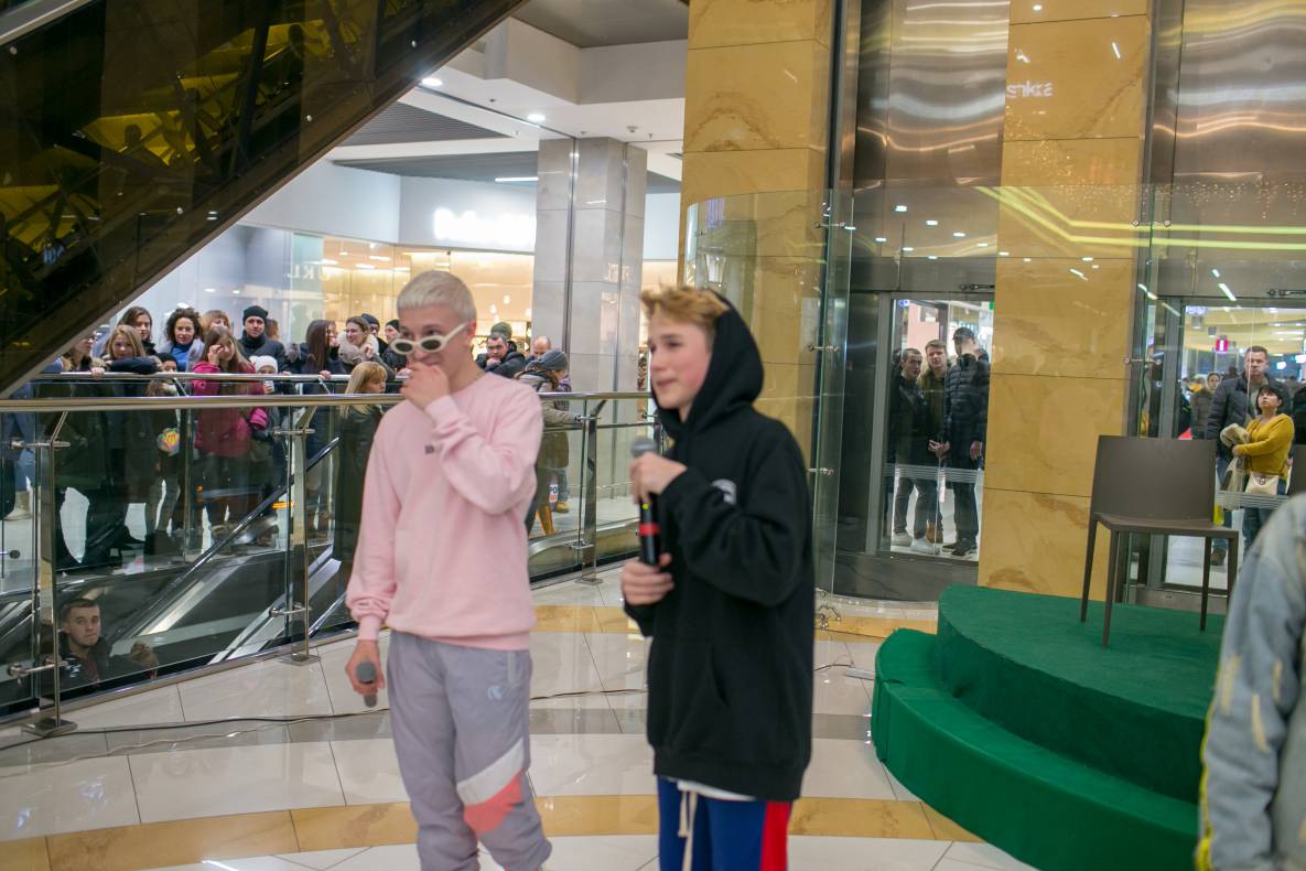 АВТОГРАФ СЕССИЯ И LIVE ВЫСТУПЛЕНИЕ МОЛОДЕЖНОЙ ГРУППЫ DSIDE BAND image-72