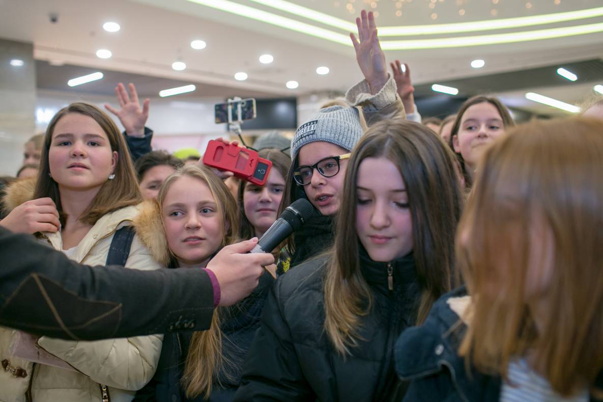 АВТОГРАФ СЕССИЯ И LIVE ВЫСТУПЛЕНИЕ МОЛОДЕЖНОЙ ГРУППЫ DSIDE BAND image-73