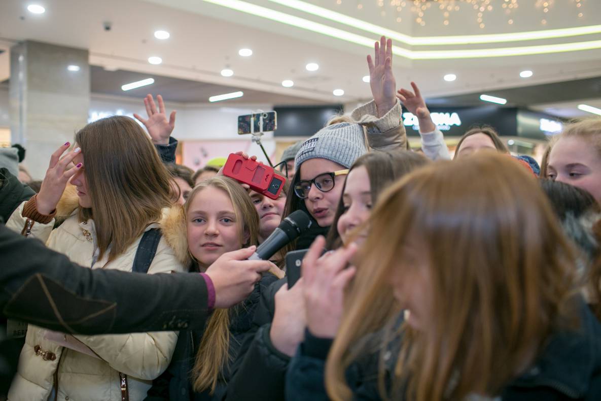 АВТОГРАФ СЕССИЯ И LIVE ВЫСТУПЛЕНИЕ МОЛОДЕЖНОЙ ГРУППЫ DSIDE BAND image-74