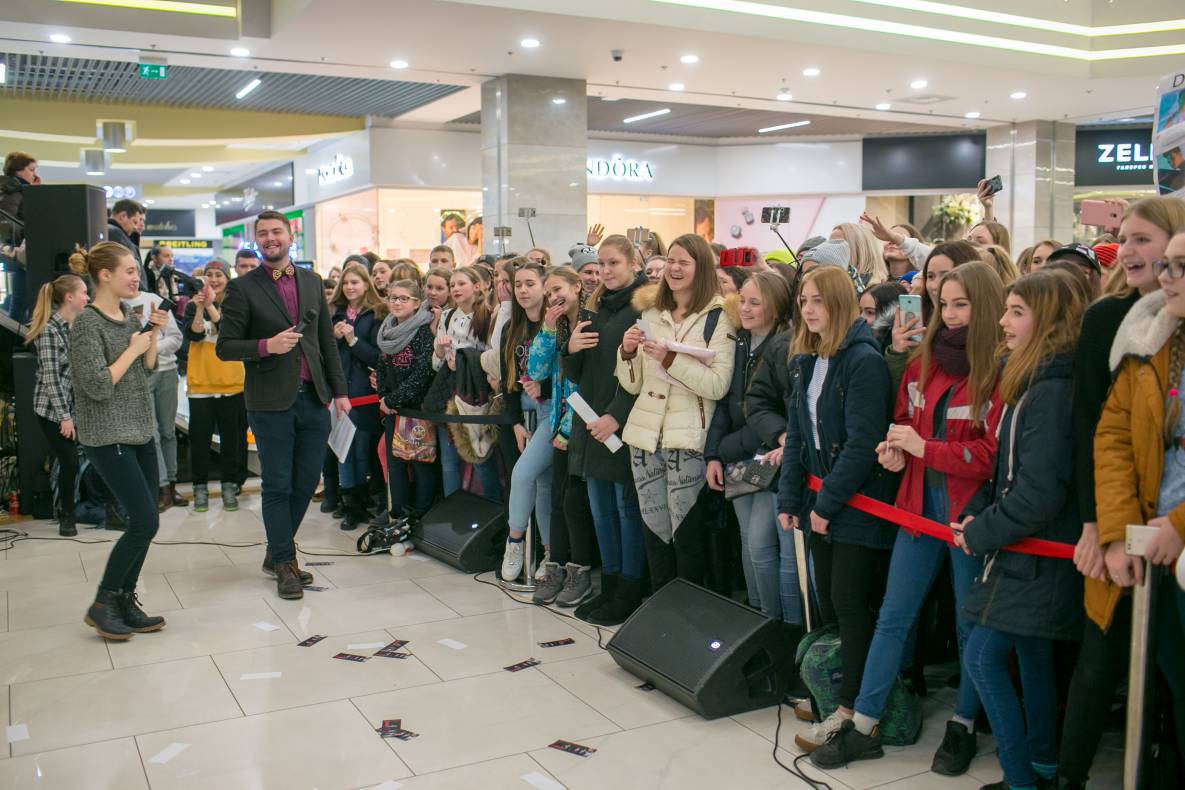 АВТОГРАФ СЕССИЯ И LIVE ВЫСТУПЛЕНИЕ МОЛОДЕЖНОЙ ГРУППЫ DSIDE BAND image-81