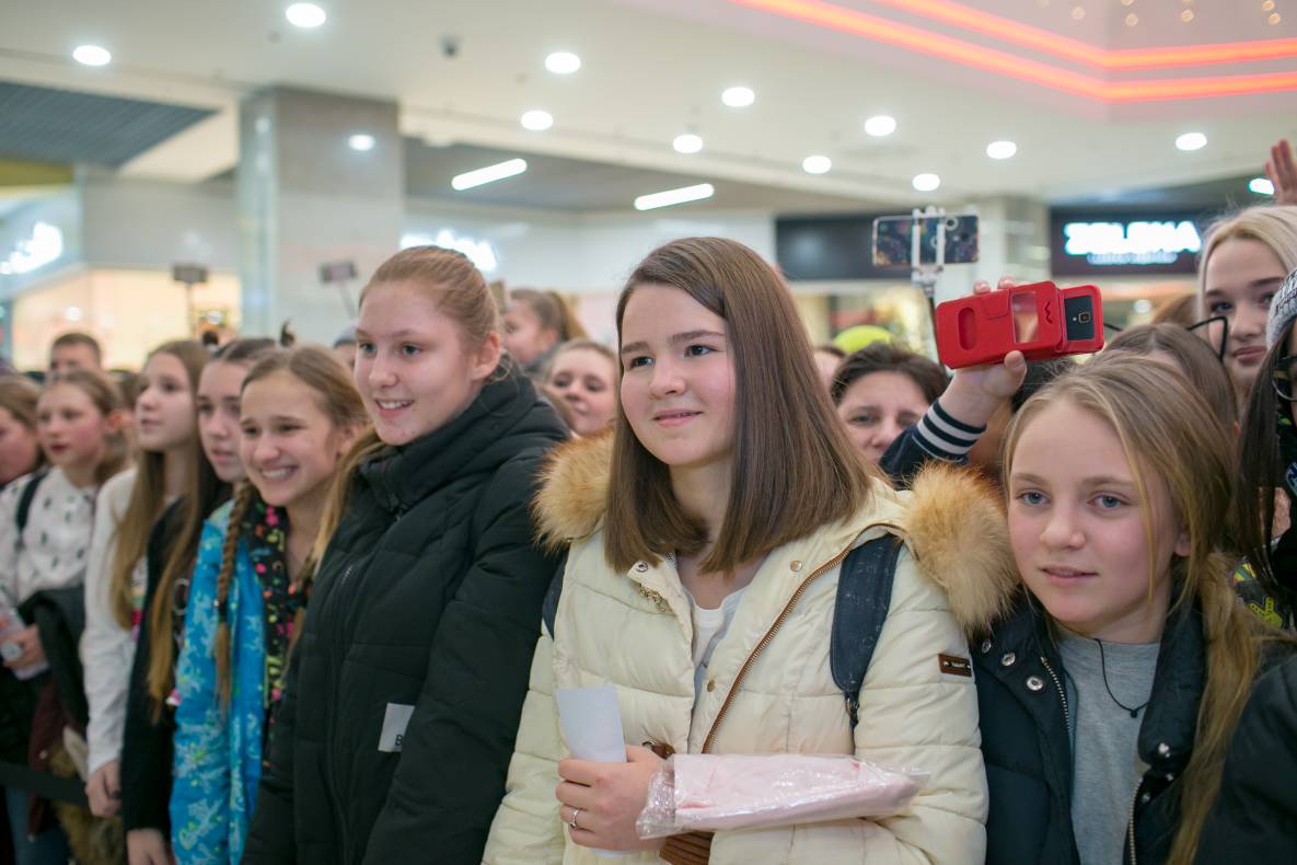 АВТОГРАФ СЕССИЯ И LIVE ВЫСТУПЛЕНИЕ МОЛОДЕЖНОЙ ГРУППЫ DSIDE BAND image-84