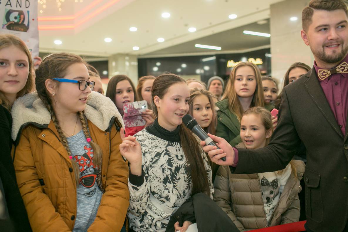 АВТОГРАФ СЕССИЯ И LIVE ВЫСТУПЛЕНИЕ МОЛОДЕЖНОЙ ГРУППЫ DSIDE BAND image-89