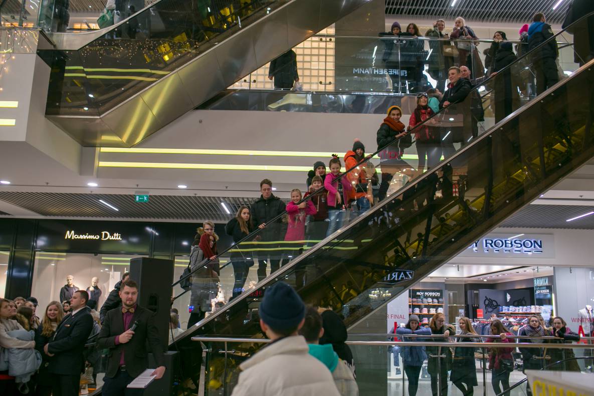 АВТОГРАФ СЕССИЯ И LIVE ВЫСТУПЛЕНИЕ МОЛОДЕЖНОЙ ГРУППЫ DSIDE BAND image-90