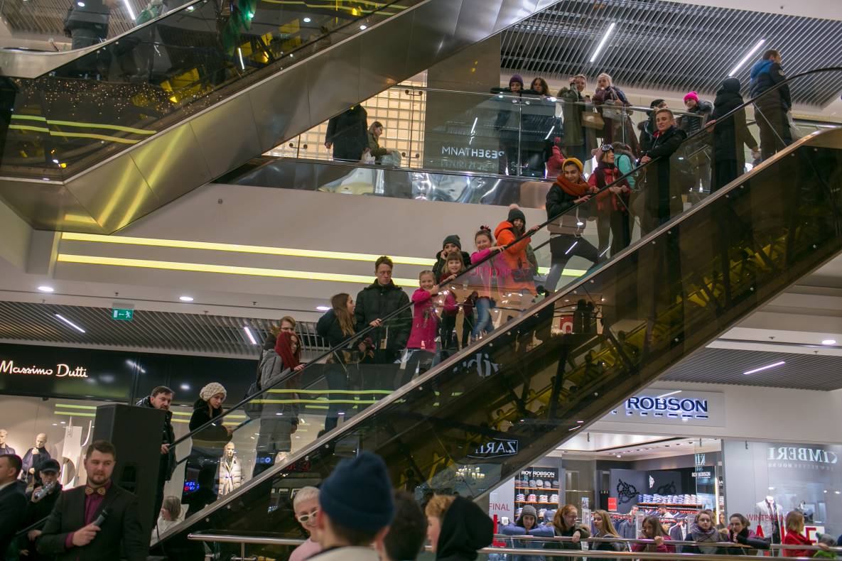 АВТОГРАФ СЕССИЯ И LIVE ВЫСТУПЛЕНИЕ МОЛОДЕЖНОЙ ГРУППЫ DSIDE BAND image-92