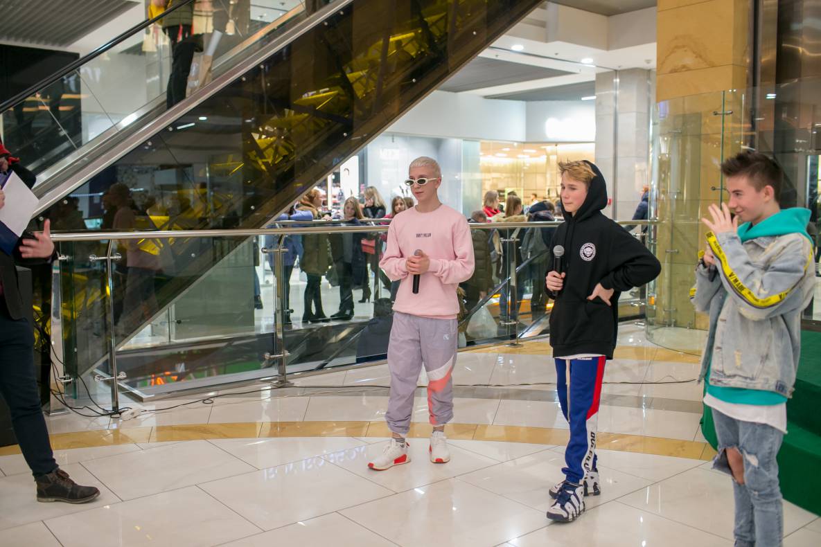 АВТОГРАФ СЕССИЯ И LIVE ВЫСТУПЛЕНИЕ МОЛОДЕЖНОЙ ГРУППЫ DSIDE BAND image-94