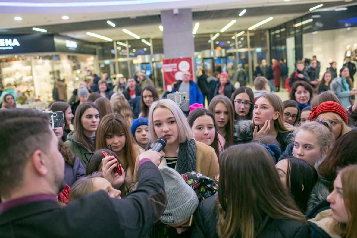 АВТОГРАФ СЕССИЯ И LIVE ВЫСТУПЛЕНИЕ МОЛОДЕЖНОЙ ГРУППЫ DSIDE BAND image-96