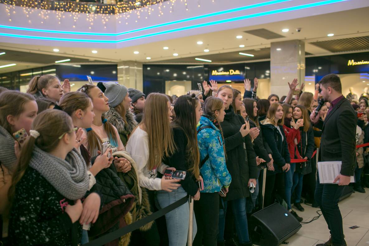 АВТОГРАФ СЕССИЯ И LIVE ВЫСТУПЛЕНИЕ МОЛОДЕЖНОЙ ГРУППЫ DSIDE BAND image-97