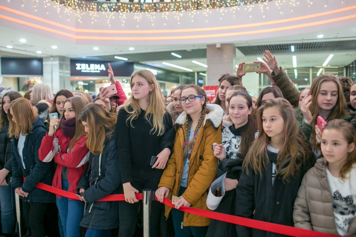 АВТОГРАФ СЕССИЯ И LIVE ВЫСТУПЛЕНИЕ МОЛОДЕЖНОЙ ГРУППЫ DSIDE BAND image-101