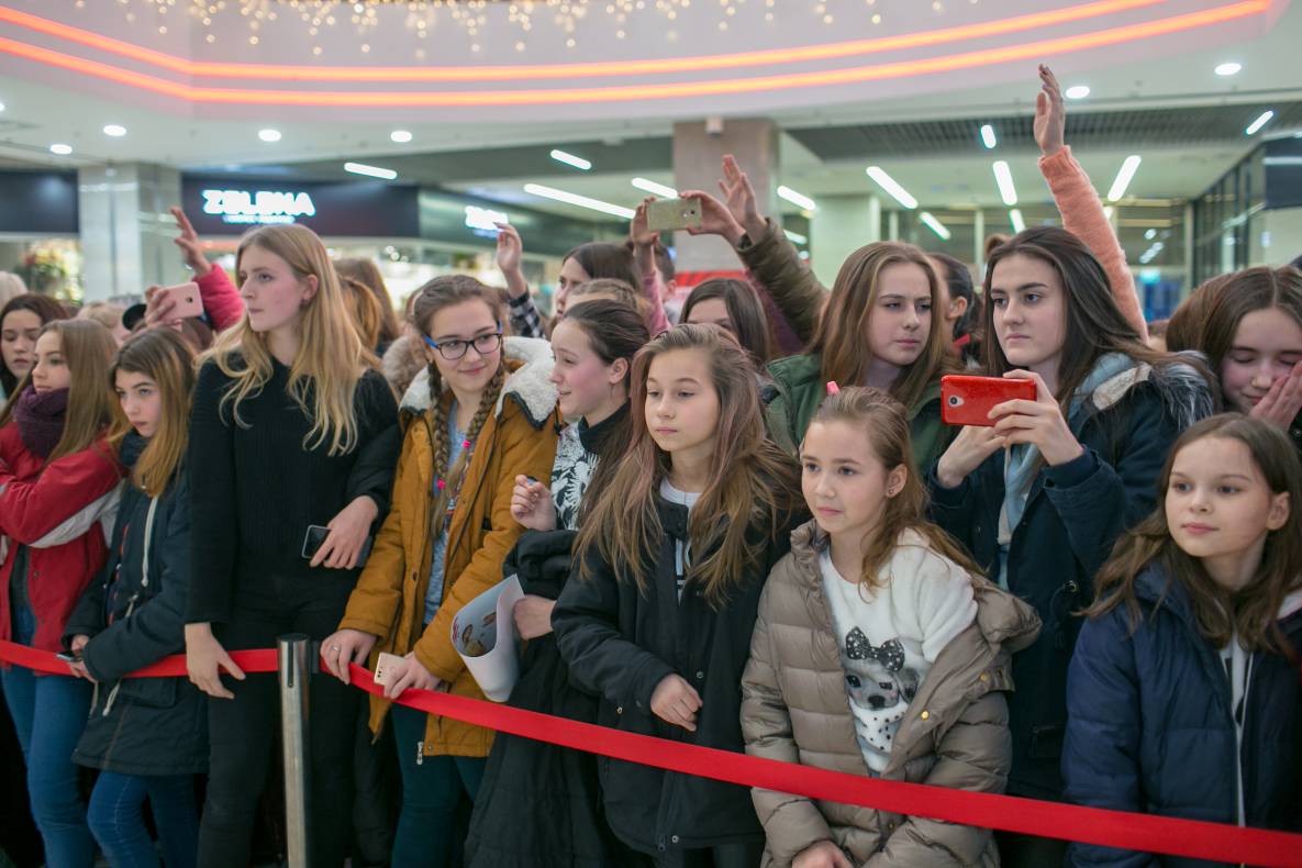 АВТОГРАФ СЕССИЯ И LIVE ВЫСТУПЛЕНИЕ МОЛОДЕЖНОЙ ГРУППЫ DSIDE BAND image-102