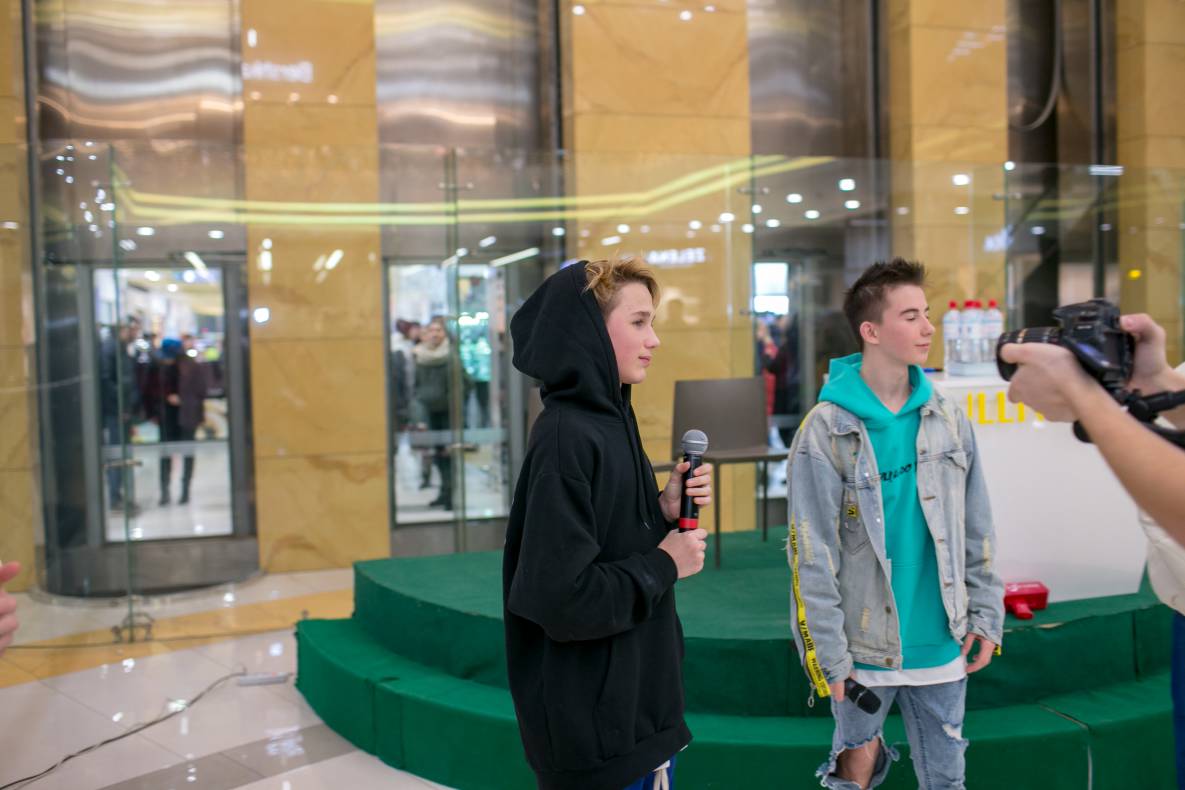 АВТОГРАФ СЕССИЯ И LIVE ВЫСТУПЛЕНИЕ МОЛОДЕЖНОЙ ГРУППЫ DSIDE BAND image-103