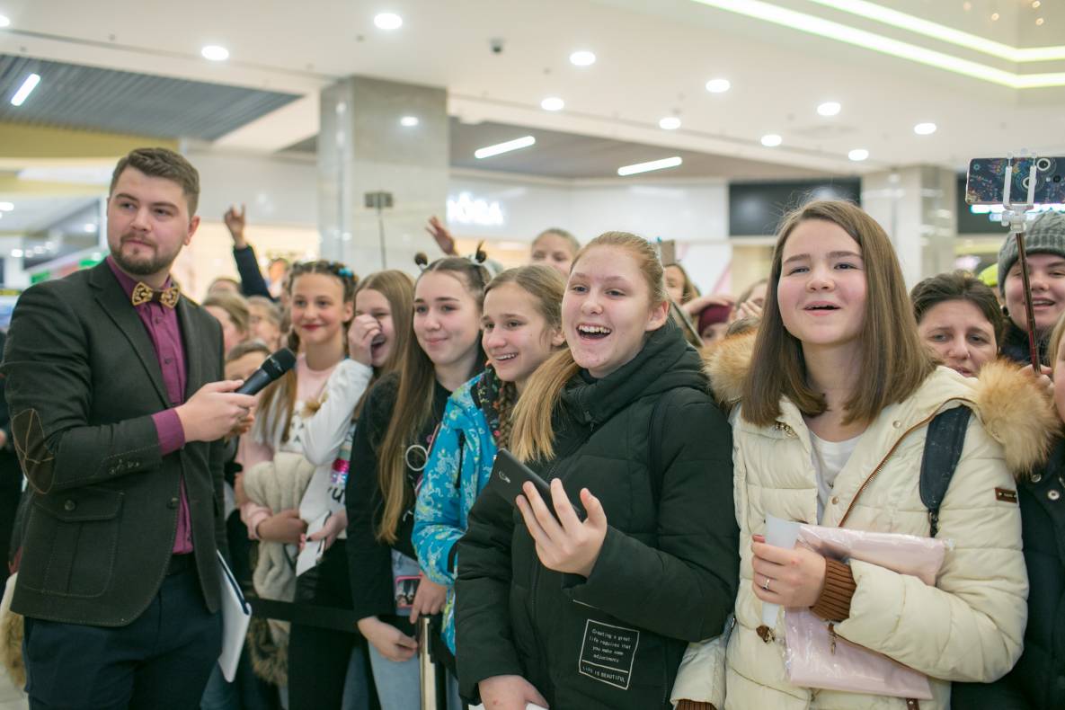 АВТОГРАФ СЕССИЯ И LIVE ВЫСТУПЛЕНИЕ МОЛОДЕЖНОЙ ГРУППЫ DSIDE BAND image-111