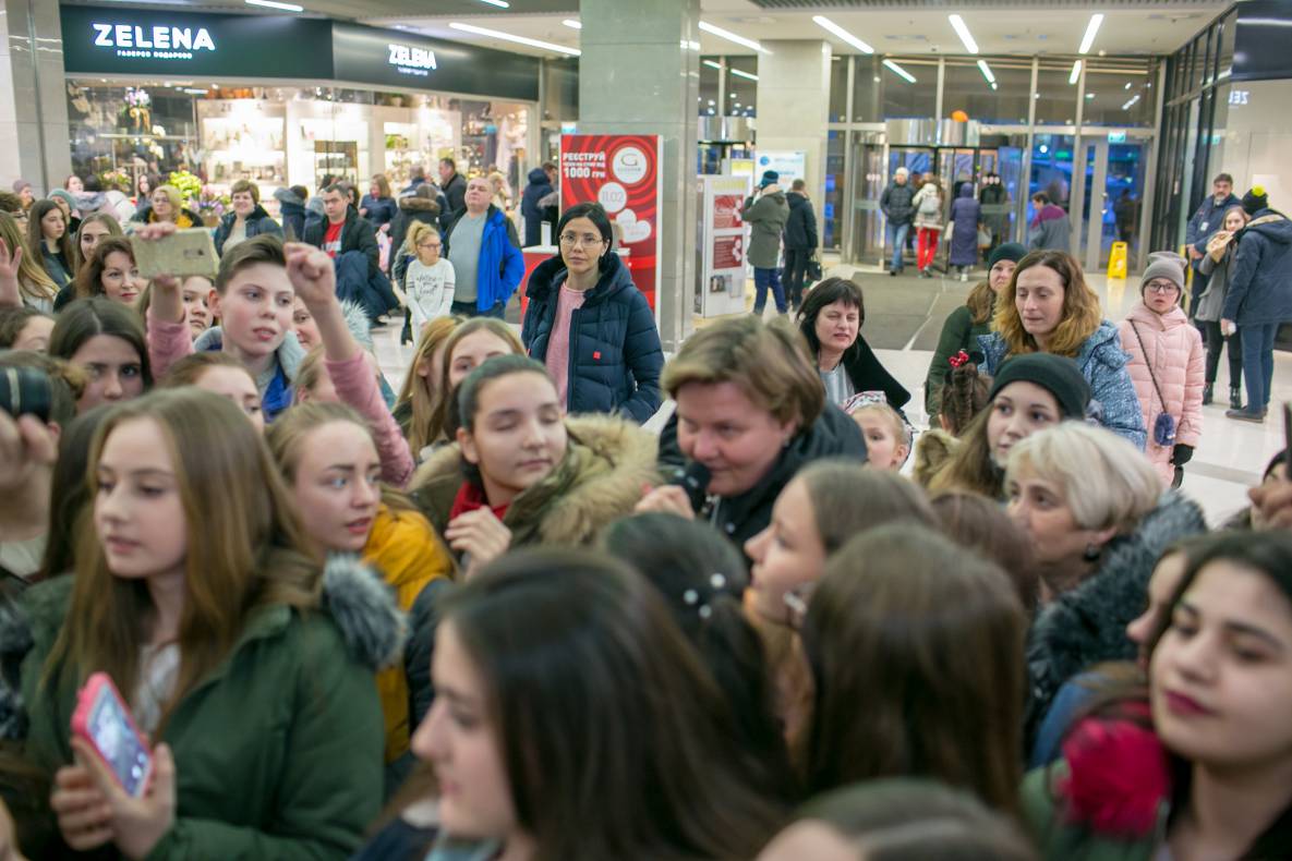 АВТОГРАФ СЕССИЯ И LIVE ВЫСТУПЛЕНИЕ МОЛОДЕЖНОЙ ГРУППЫ DSIDE BAND image-113