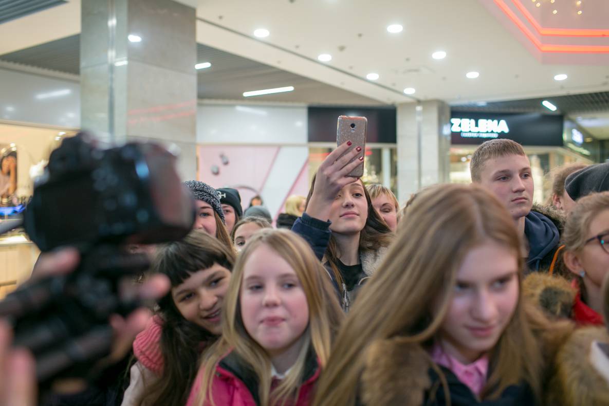 АВТОГРАФ СЕССИЯ И LIVE ВЫСТУПЛЕНИЕ МОЛОДЕЖНОЙ ГРУППЫ DSIDE BAND image-114