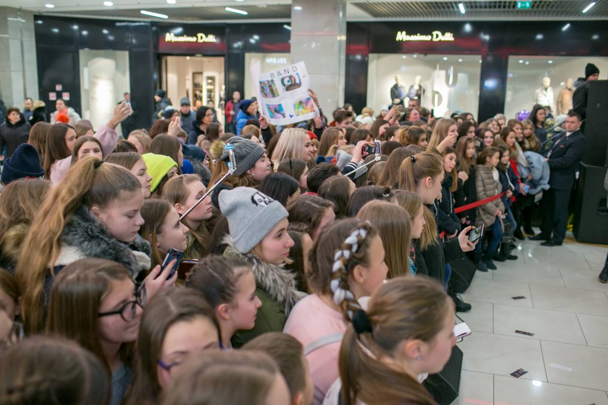 АВТОГРАФ СЕССИЯ И LIVE ВЫСТУПЛЕНИЕ МОЛОДЕЖНОЙ ГРУППЫ DSIDE BAND image-115