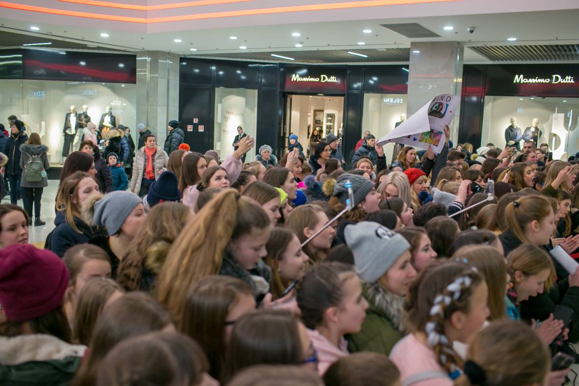 АВТОГРАФ СЕССИЯ И LIVE ВЫСТУПЛЕНИЕ МОЛОДЕЖНОЙ ГРУППЫ DSIDE BAND image-117