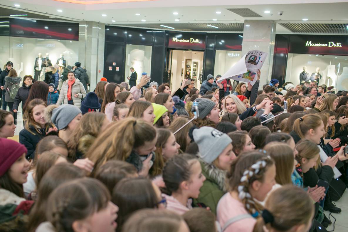 АВТОГРАФ СЕССИЯ И LIVE ВЫСТУПЛЕНИЕ МОЛОДЕЖНОЙ ГРУППЫ DSIDE BAND image-119