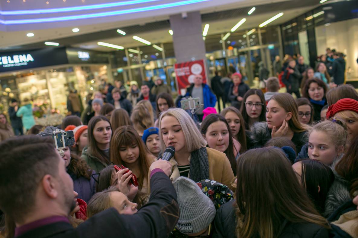 АВТОГРАФ СЕССИЯ И LIVE ВЫСТУПЛЕНИЕ МОЛОДЕЖНОЙ ГРУППЫ DSIDE BAND image-120