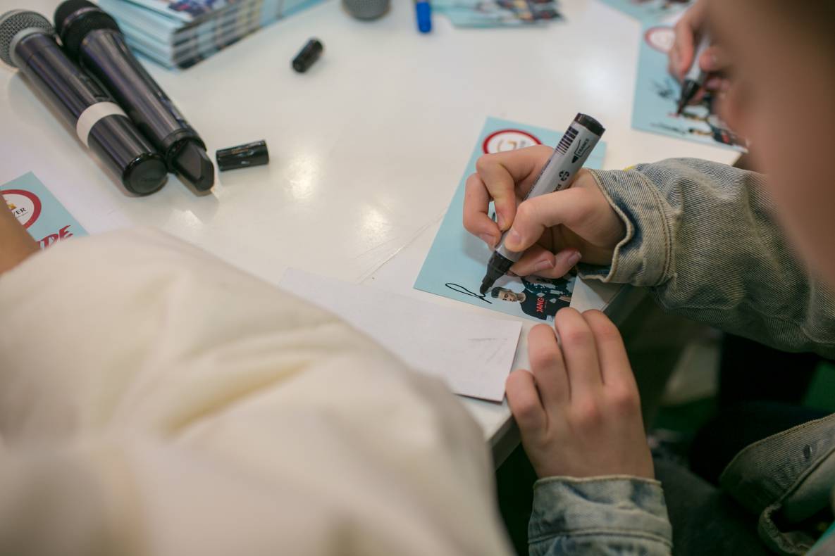 АВТОГРАФ СЕССИЯ И LIVE ВЫСТУПЛЕНИЕ МОЛОДЕЖНОЙ ГРУППЫ DSIDE BAND image-126