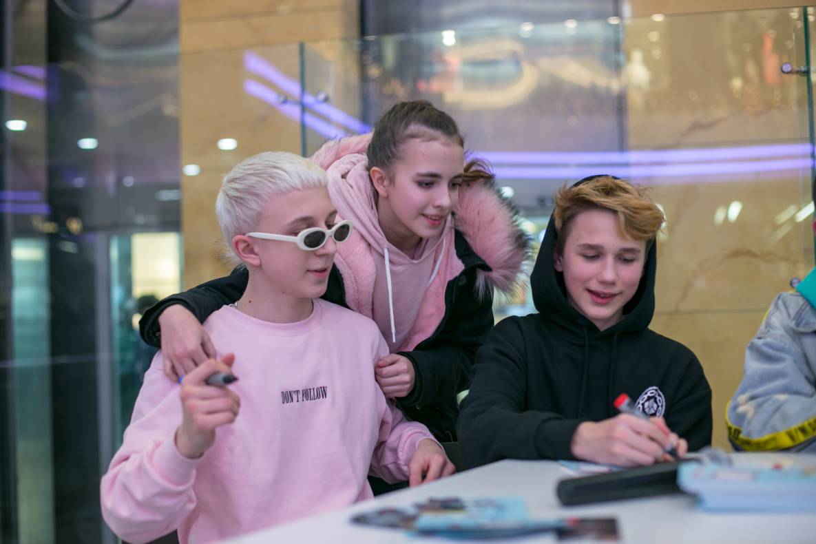 АВТОГРАФ СЕССИЯ И LIVE ВЫСТУПЛЕНИЕ МОЛОДЕЖНОЙ ГРУППЫ DSIDE BAND image-143