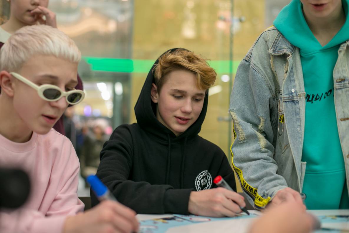 АВТОГРАФ СЕССИЯ И LIVE ВЫСТУПЛЕНИЕ МОЛОДЕЖНОЙ ГРУППЫ DSIDE BAND image-155