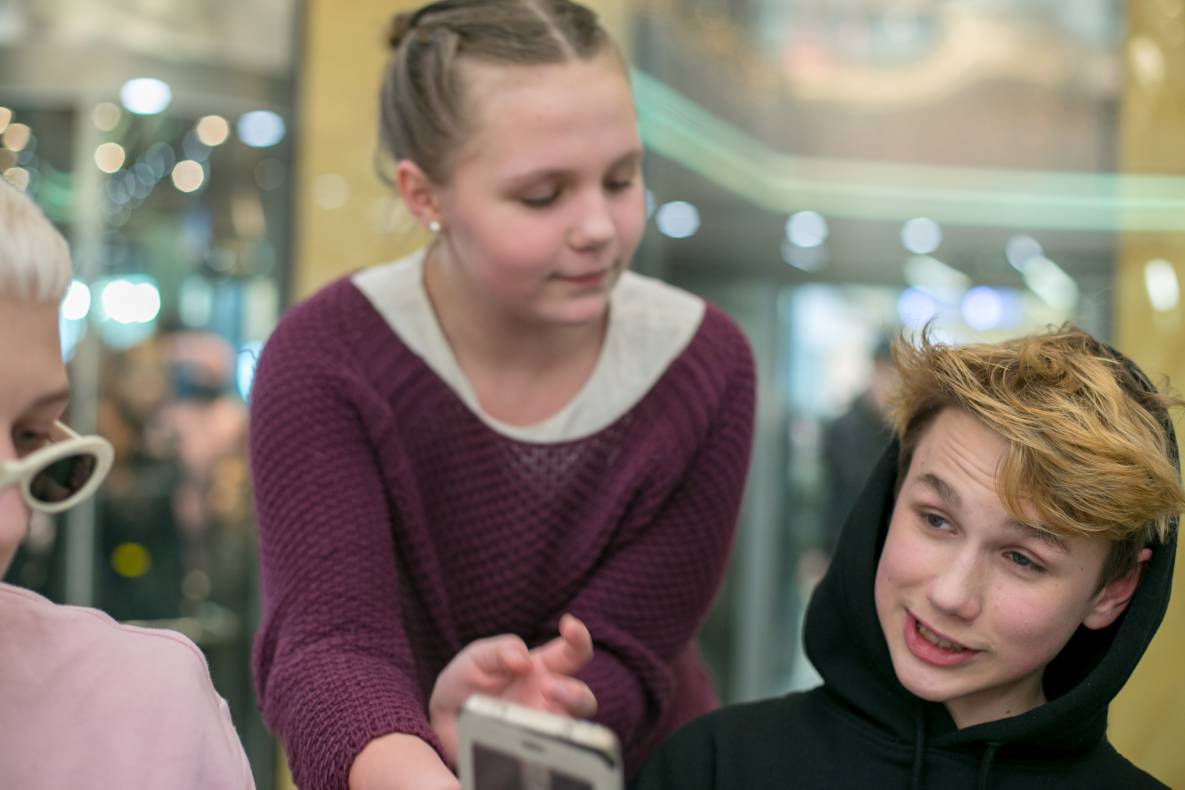 АВТОГРАФ СЕССИЯ И LIVE ВЫСТУПЛЕНИЕ МОЛОДЕЖНОЙ ГРУППЫ DSIDE BAND image-161