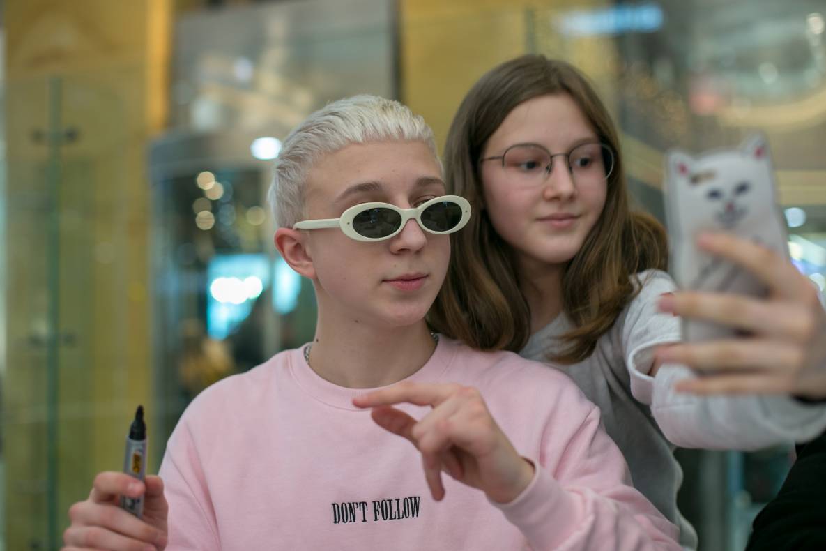 АВТОГРАФ СЕССИЯ И LIVE ВЫСТУПЛЕНИЕ МОЛОДЕЖНОЙ ГРУППЫ DSIDE BAND image-169