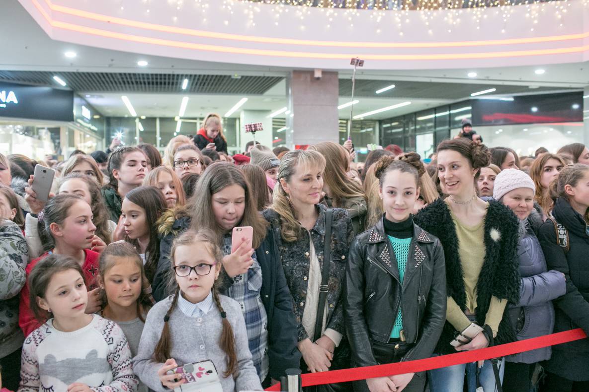 Фан-встреча с актерами самого популярного украинского сериала Школа image-1