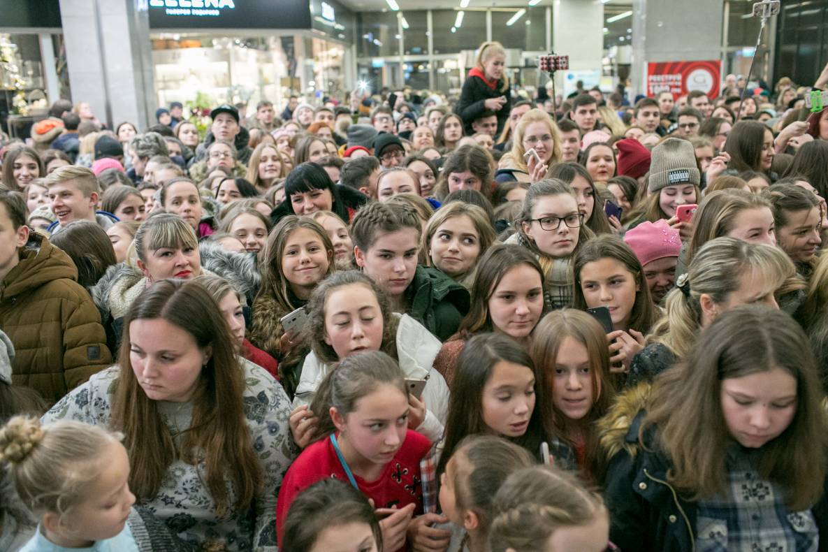 Фан-встреча с актерами самого популярного украинского сериала Школа image-8