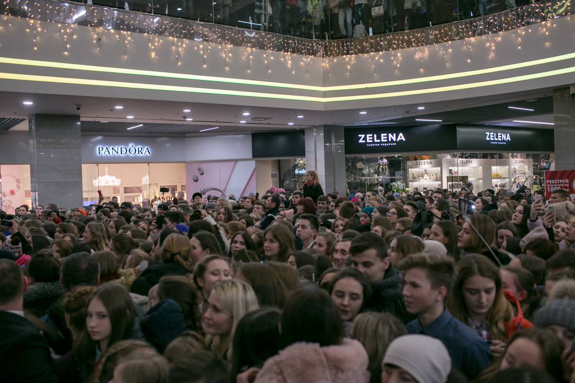 Фан-встреча с актерами самого популярного украинского сериала Школа image-10