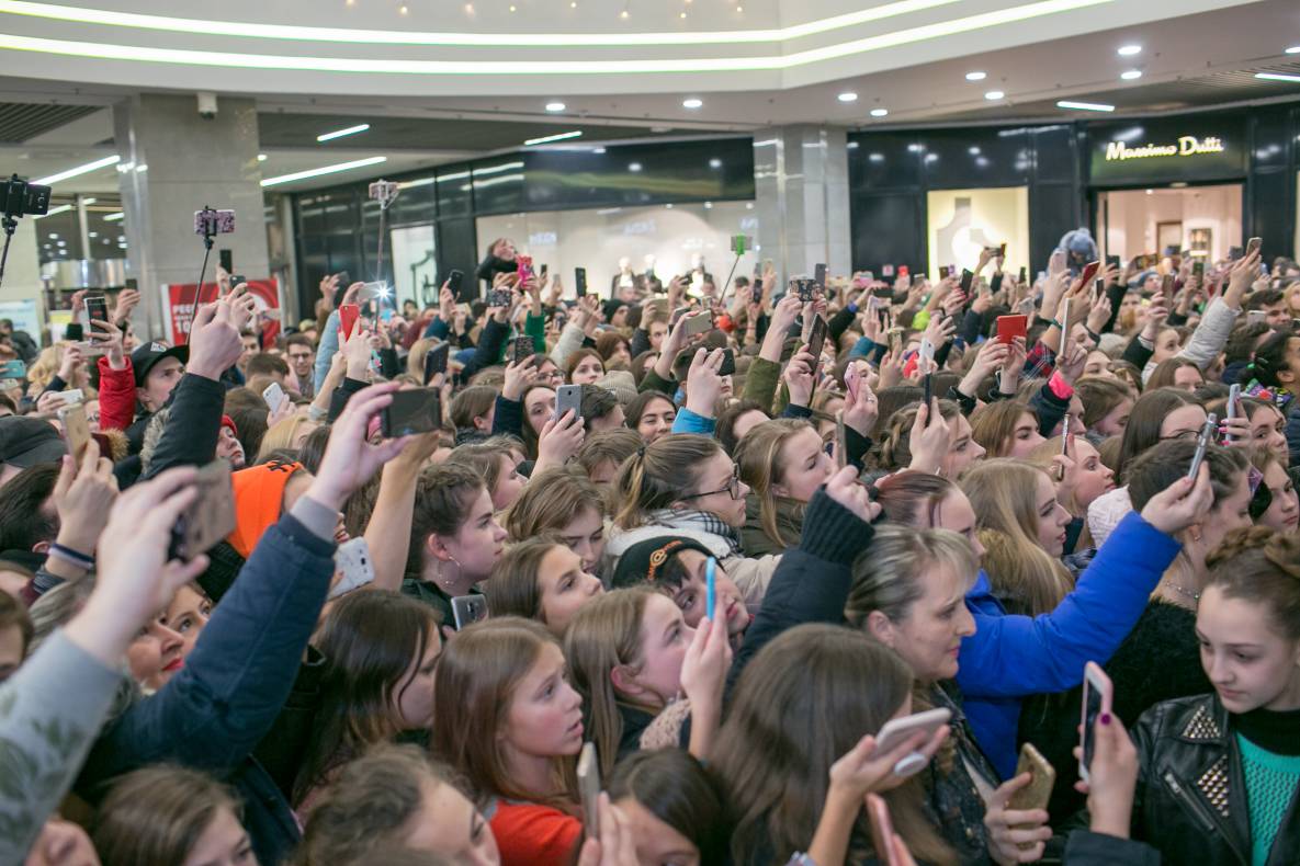 Фан-встреча с актерами самого популярного украинского сериала Школа image-16